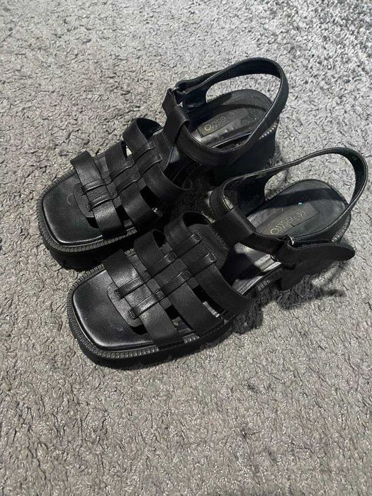 Сандалі Estro чорні