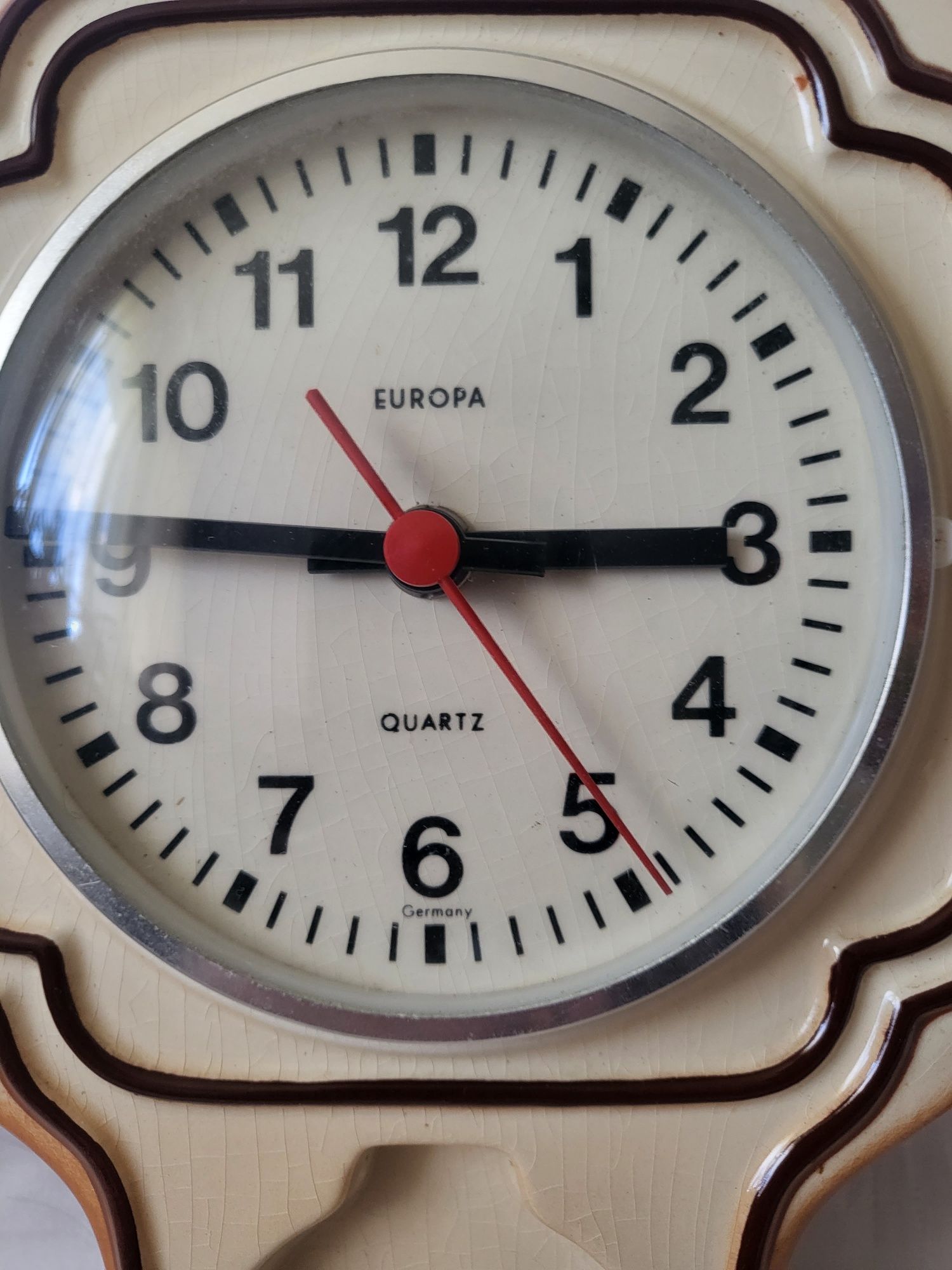 Ceramiczny zegar scienny  EUROPA  sygnowany z lat 60 tych
