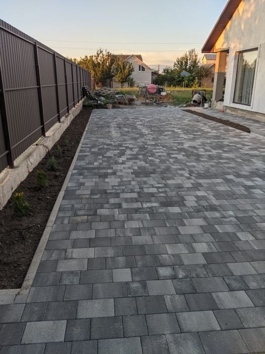 Вкладання бруківки,плитки тротуарної