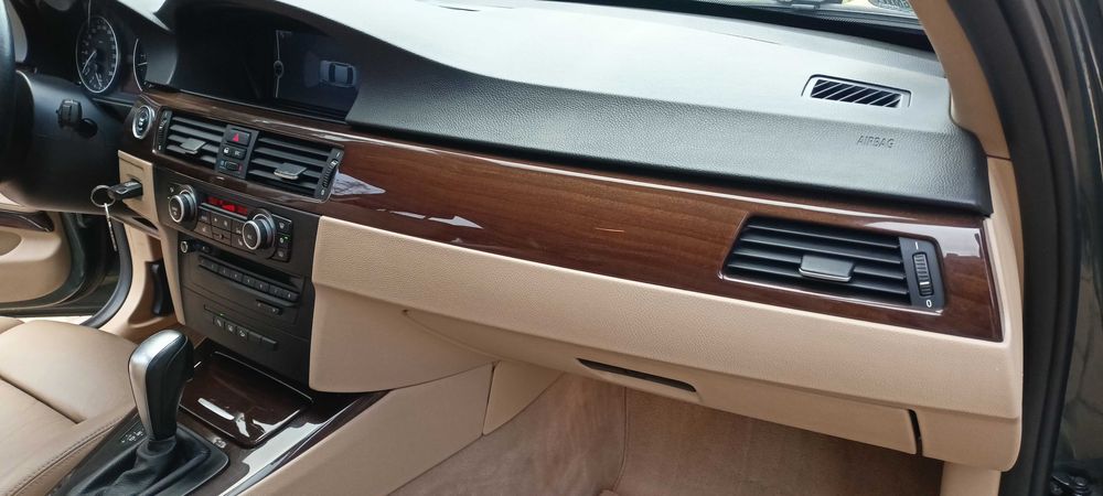 Profesjonalne pranie wnętrz samochodów, polerowanie lamp, polerowanie.