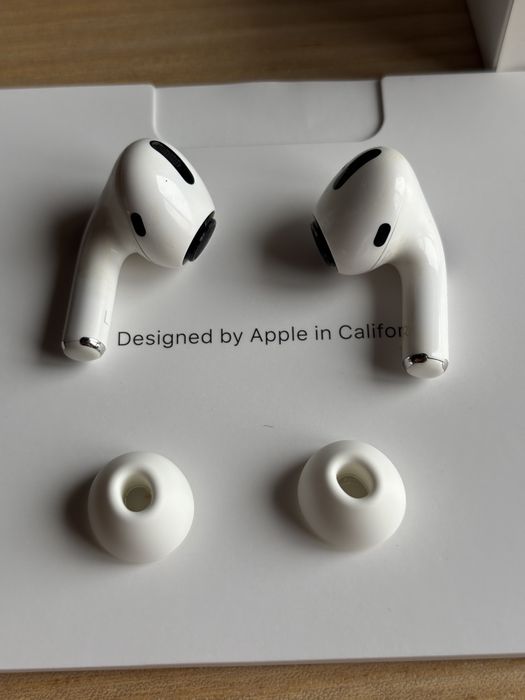 AirPods Pro 1 (оригінал)/ працюючий кейс - навушники бухтят