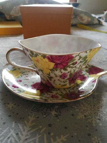 Zestaw do kawy lub herbaty - filiżanka i spodek z porcelany
