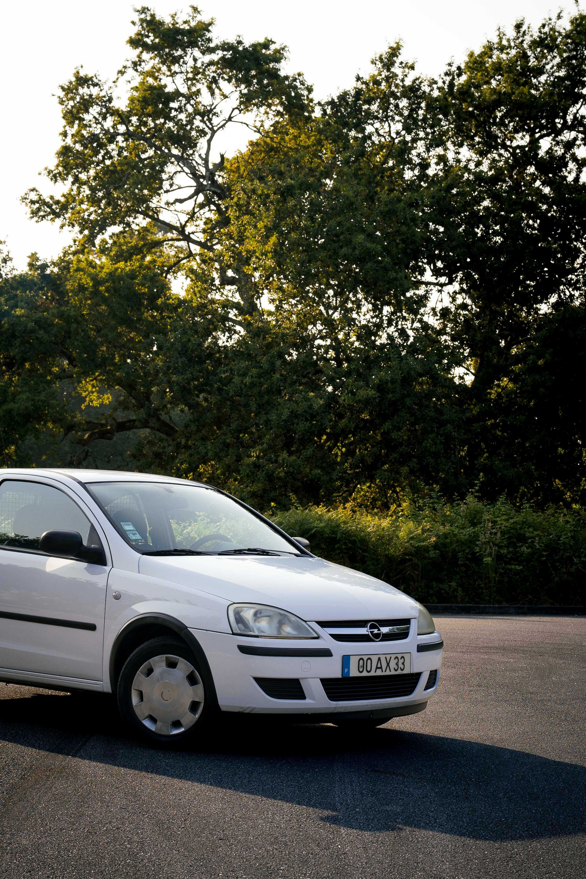 Opel Corsa 1.3 CDTI – 2005 | Económico e Fiável