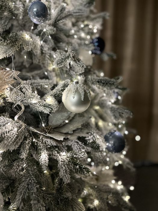 Продам ялинку засніжену