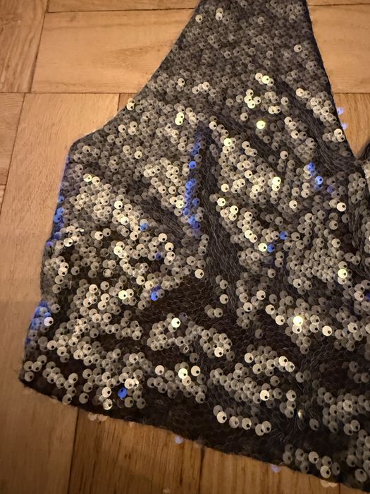 Bluzka na szyję cekinowa błyszcząca srebrna M