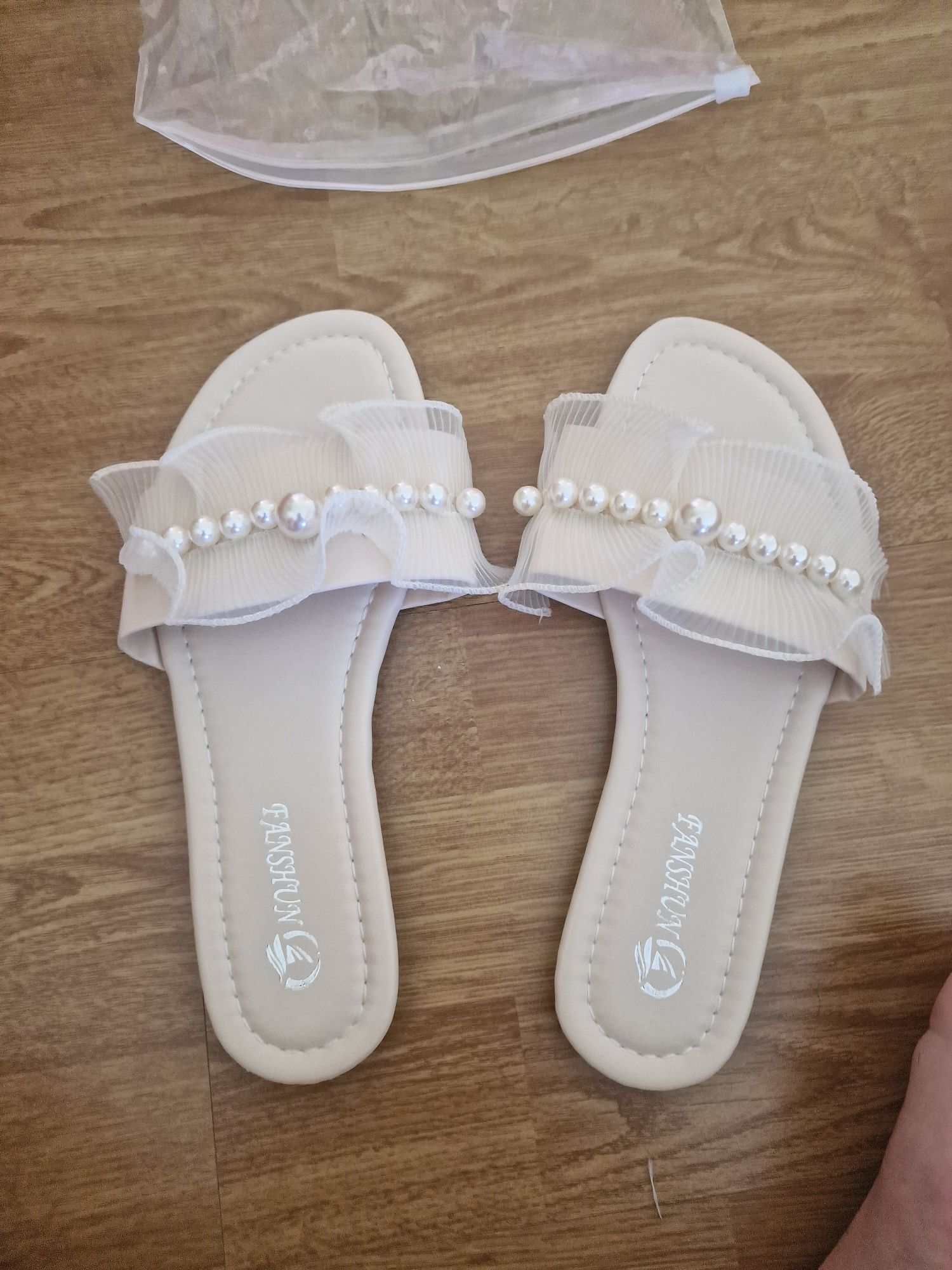 Chinelas sandálias de cerimónia batizado casamento