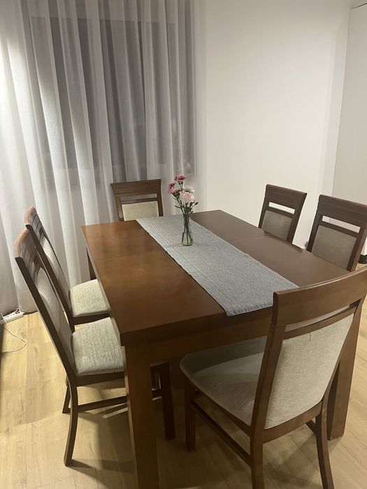 Stół z krzesłami do jadalni / salonu