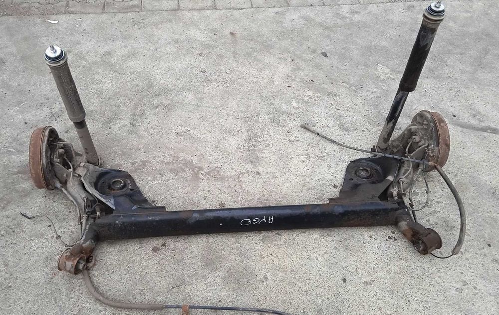 Belka tylna oś tył Toyota Aygo