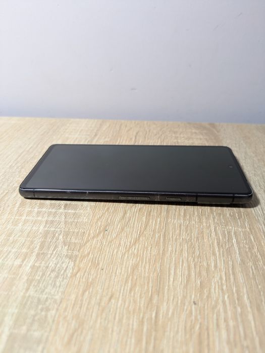 Pixel 7 neverlock + оригінальний чохол