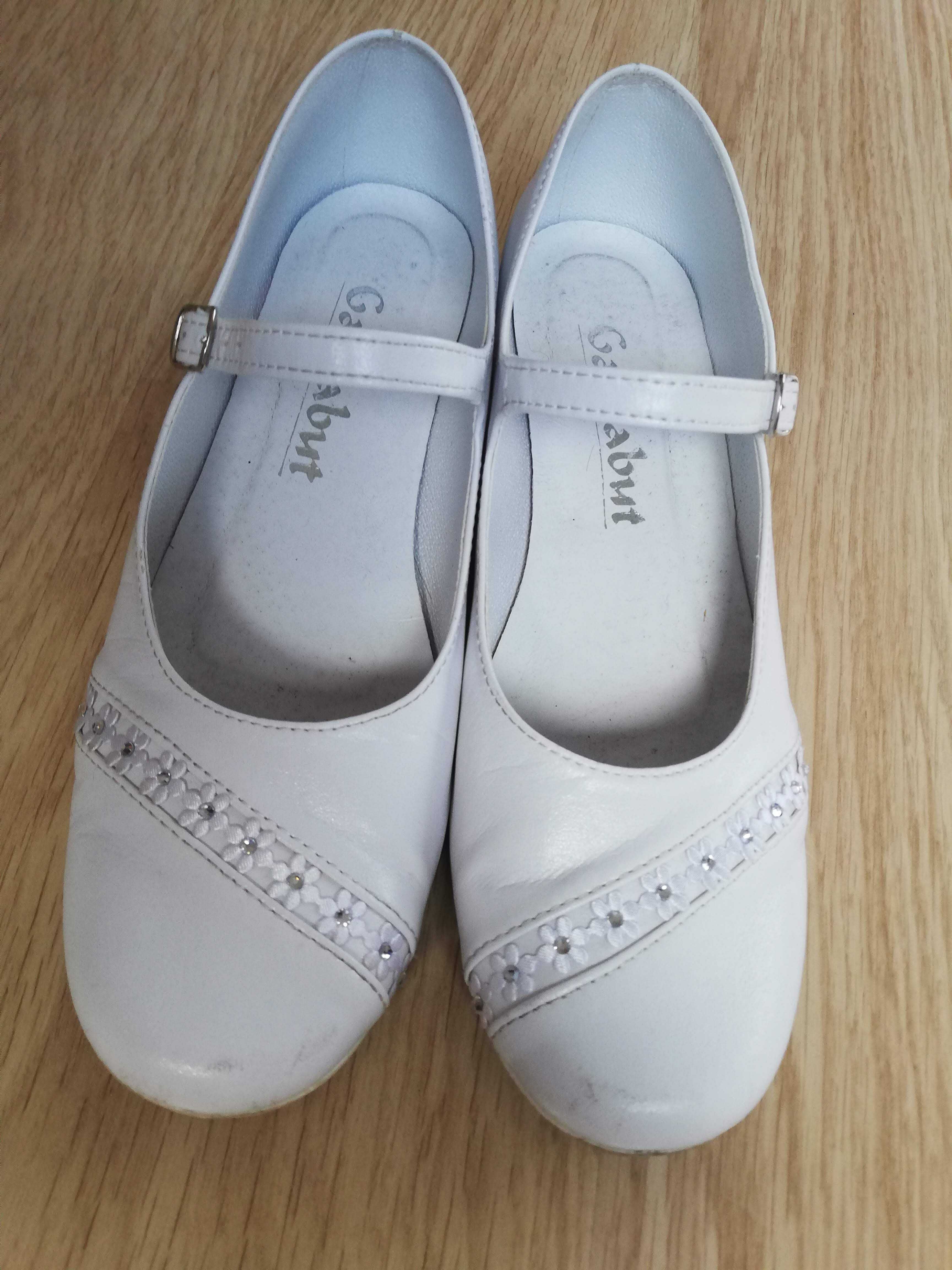 Białe pantofelki buty na komunię zakończenie roku dla dziewczynki r38