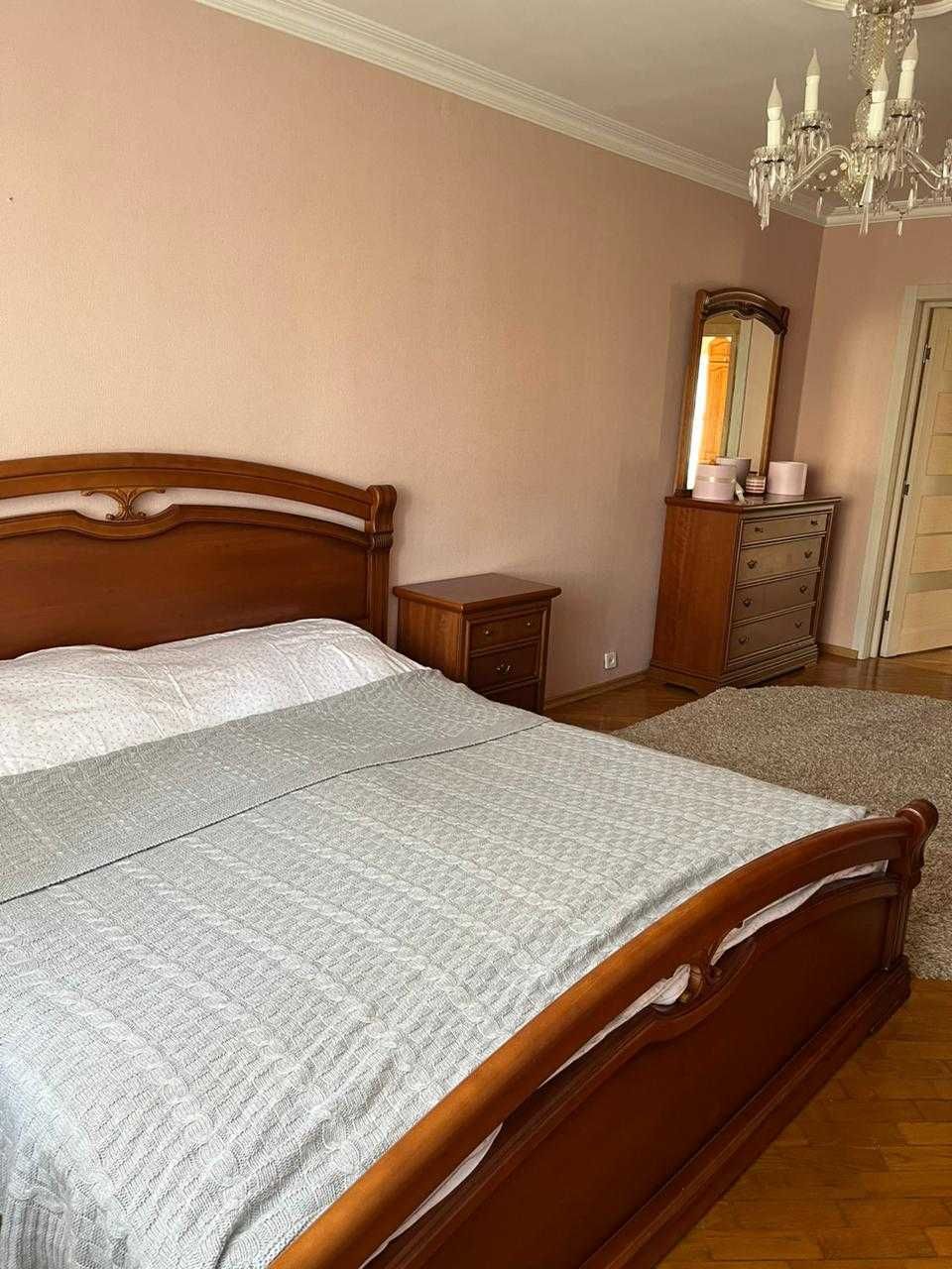 Продам 4-х комн. у моря. Аркадия. Клубничный переулок.  Паркинг.