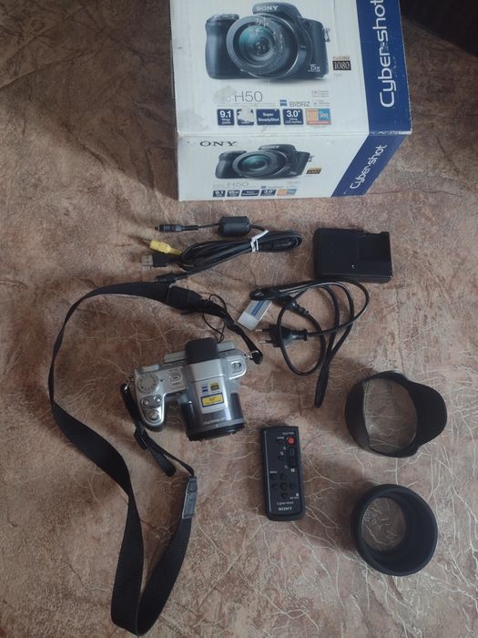 Цифровий фотоапарат Sony