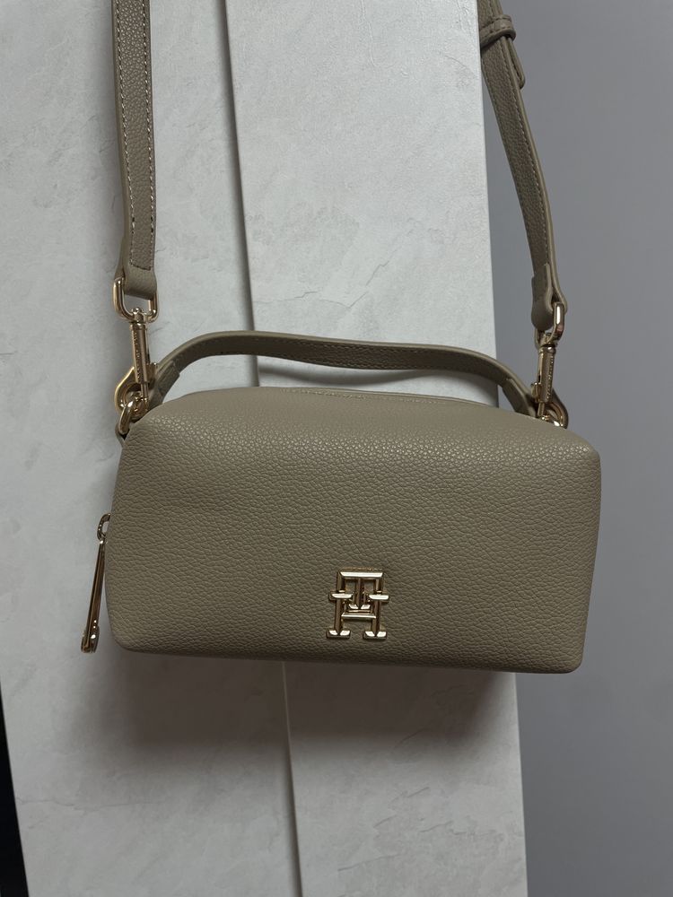 Сумка Tommy Hilfiger