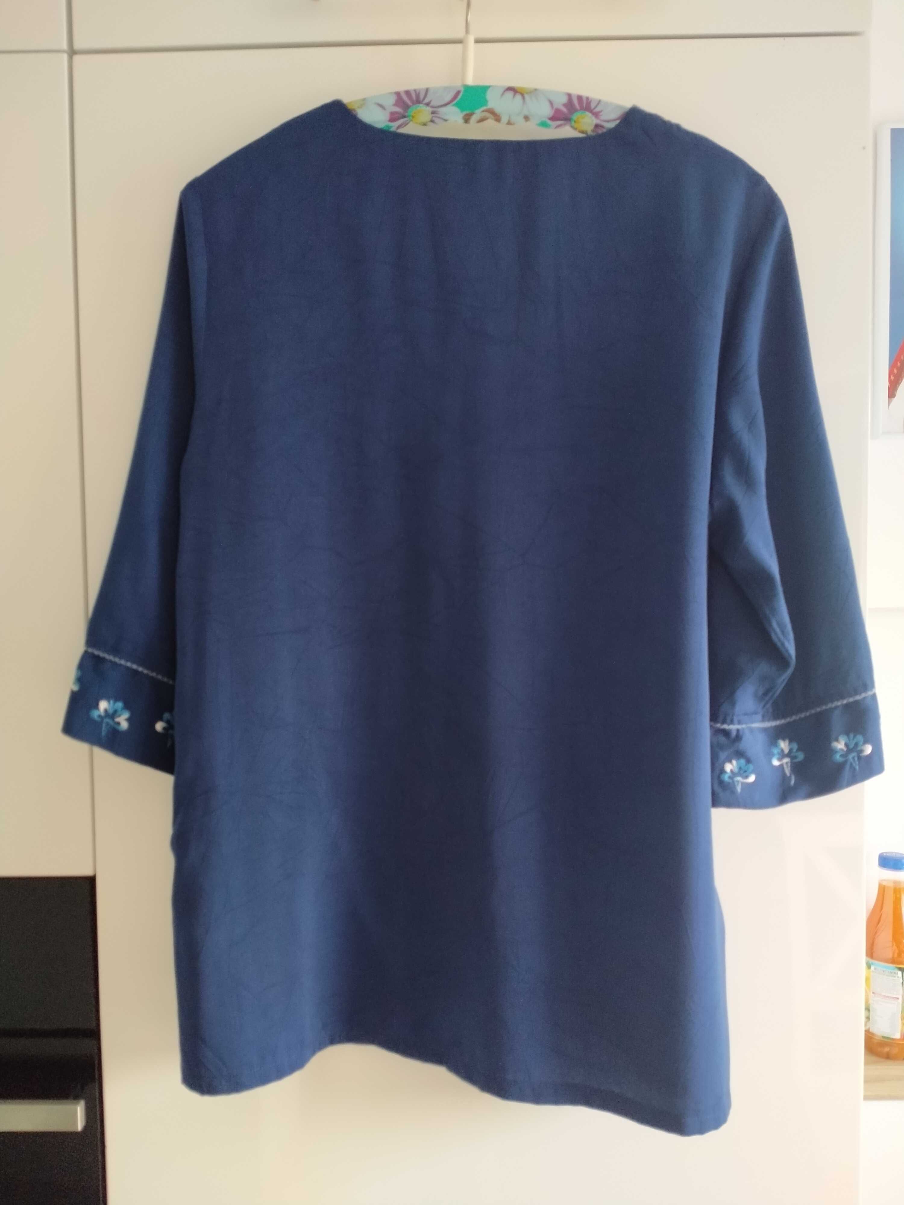 Granatowa bluzka tunika damska z efektownym haftem