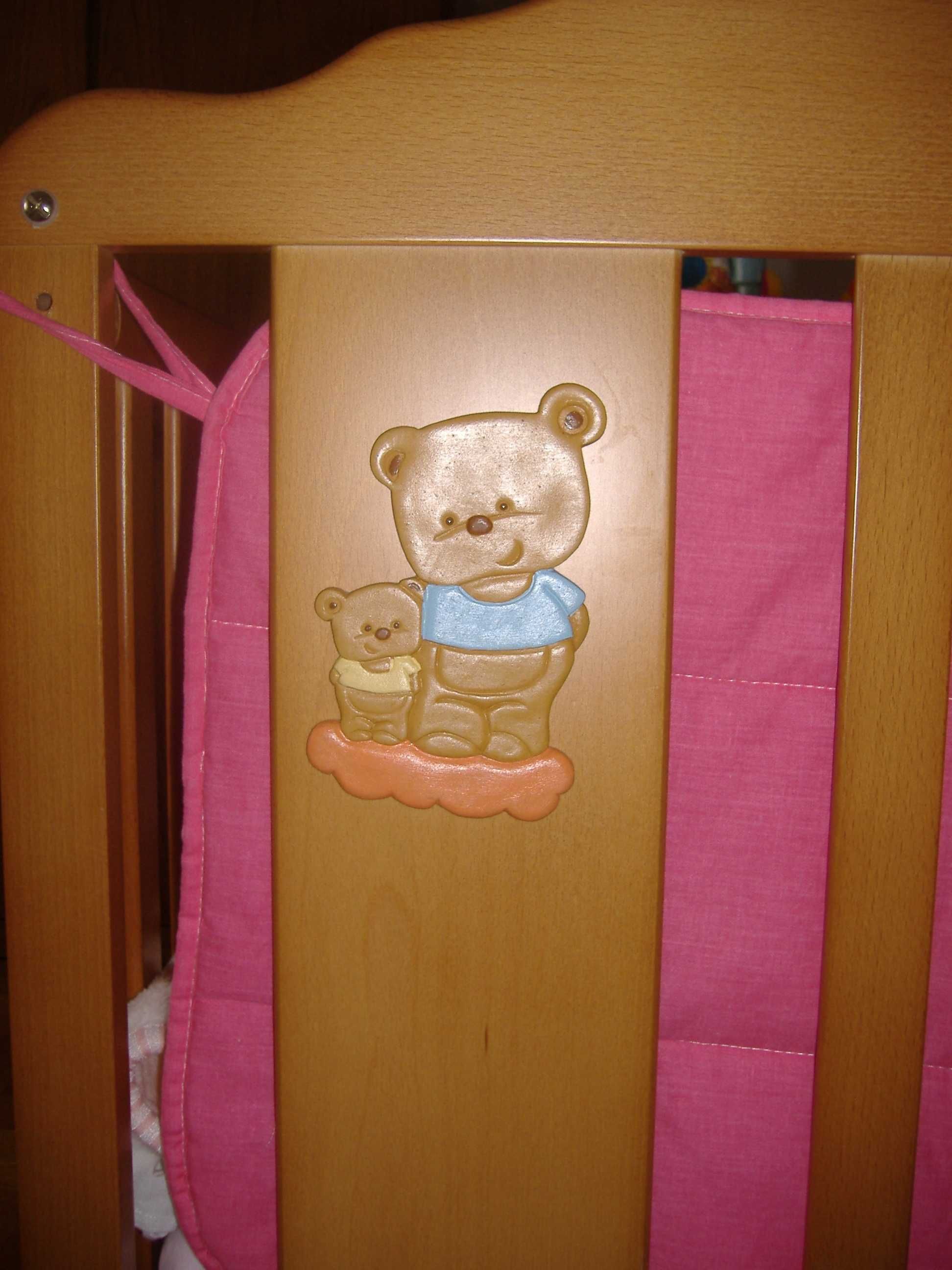 Cama em madeira com colchão para bebé/criança