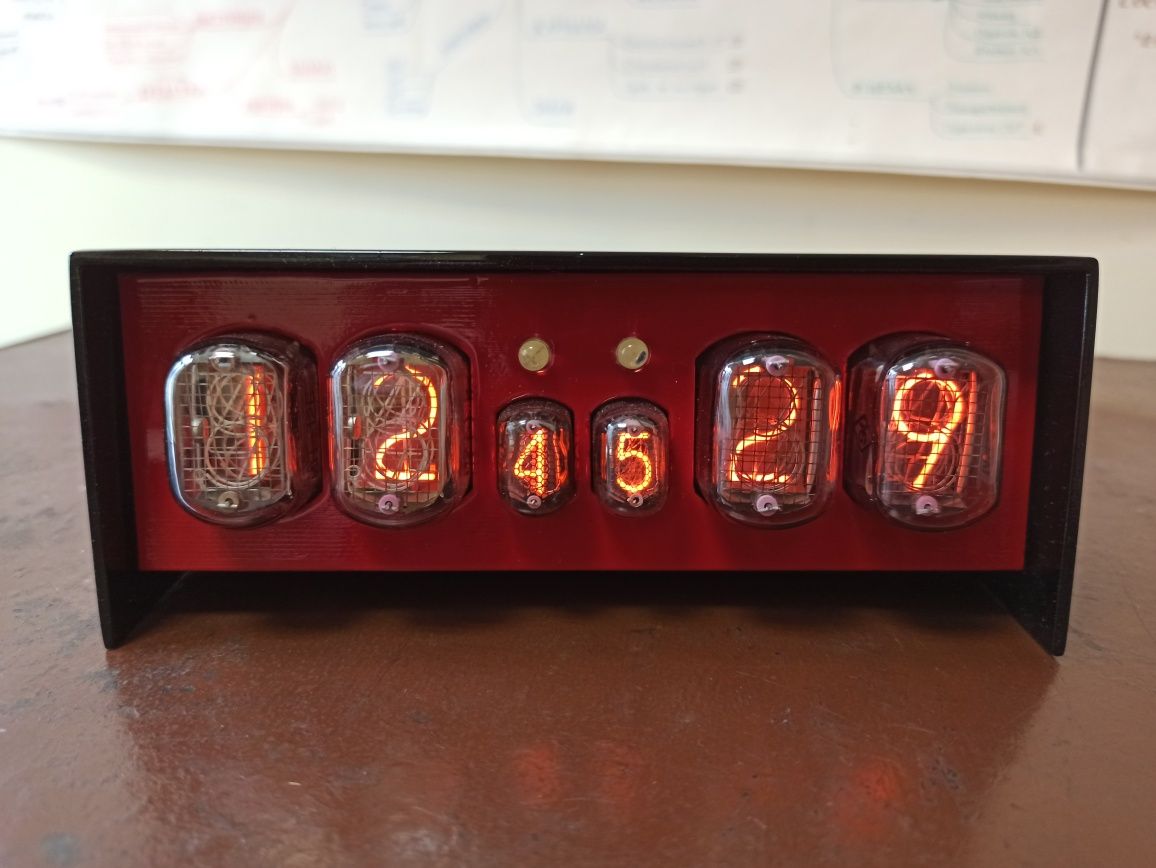 Часы на лампах ИН-12, ИН-17. Декоративные, с термометром и будильник