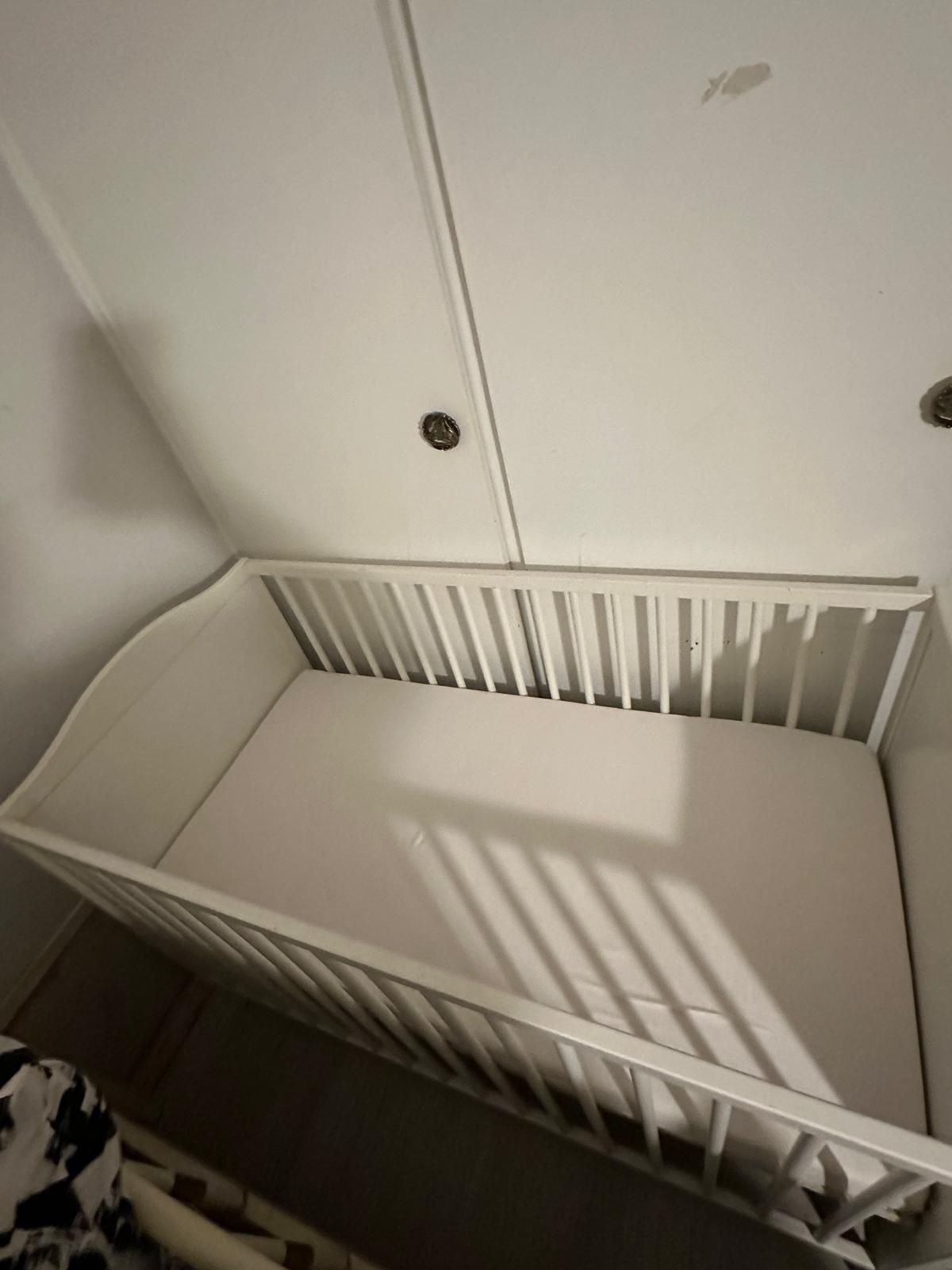 Cama de Bebe com colchao