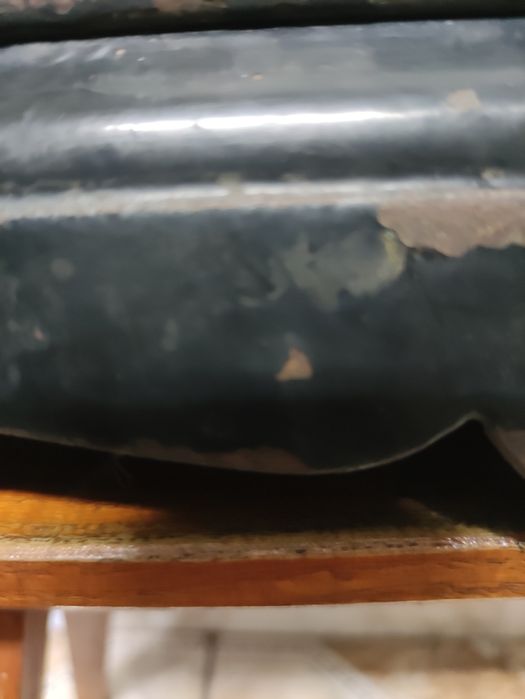 Antyczna maszyna do szycia na korbkę