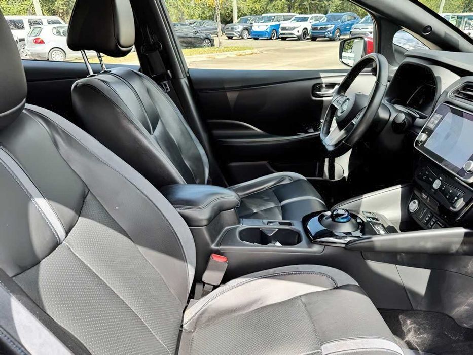 Nissan Leaf      2020