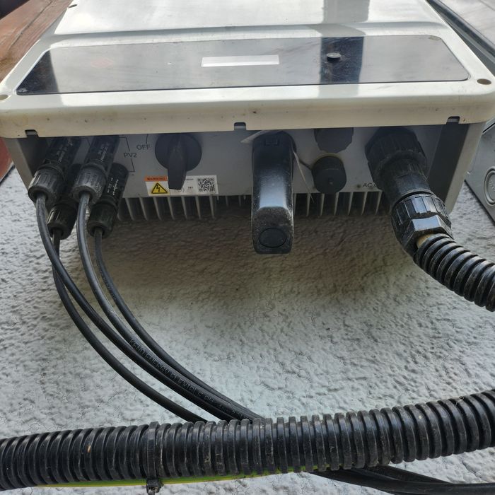 Falownik goodwe gw5k-dt 2 letni