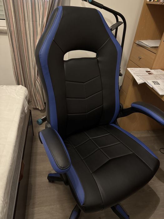Cadeira gaming azul staples