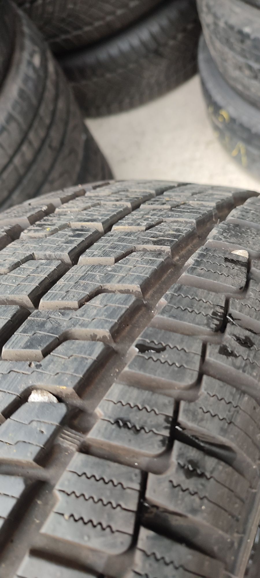 235/65R16c Nexen NBlue 4 Season VAN całoroczne 1szt