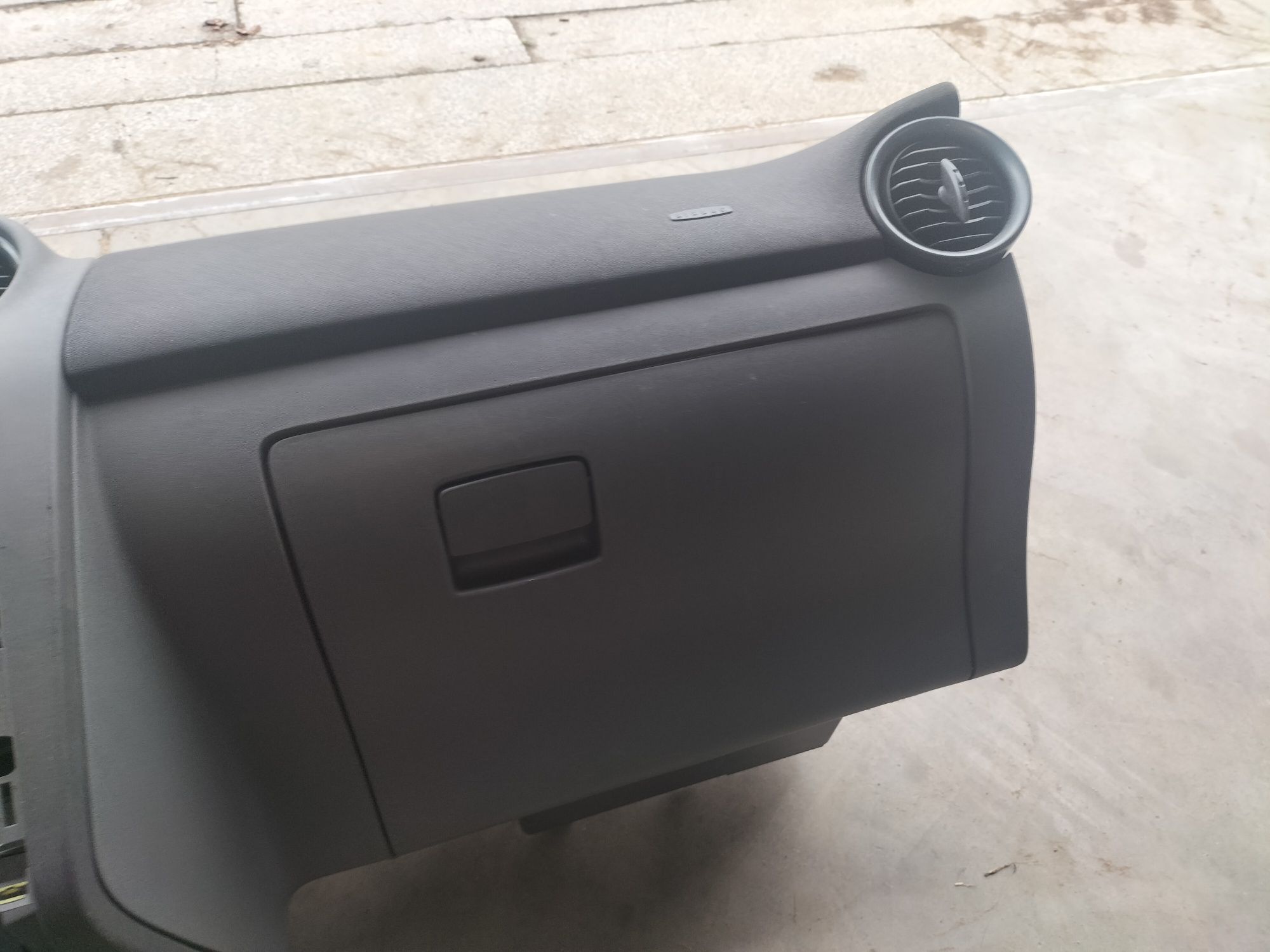 Ibiza III Lift deska rozdzielcza kokpit konsola pasy airbag i inne