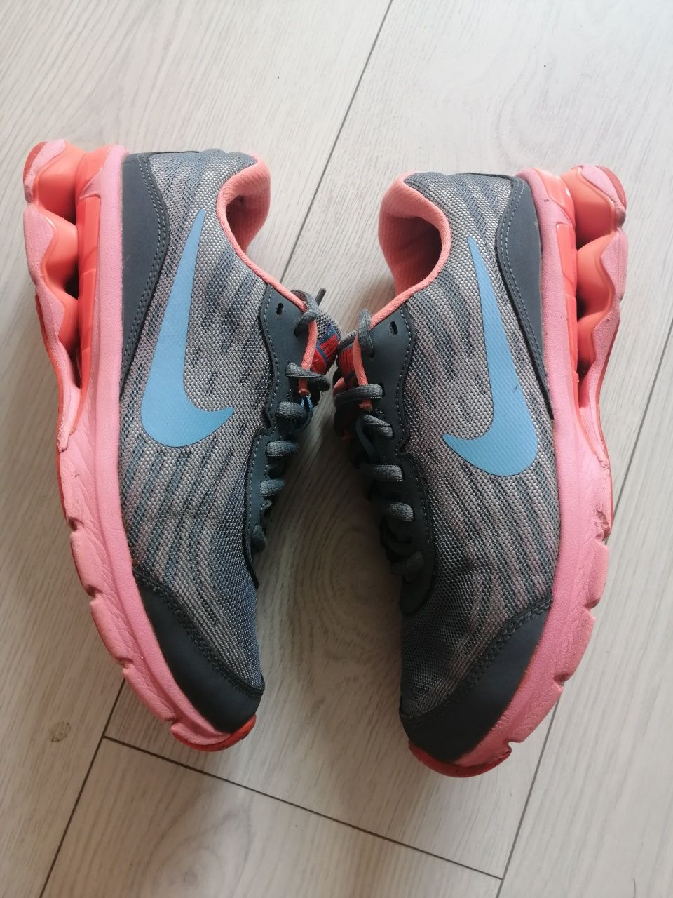 Nike Reax Run 38 Lace Up 9 Trainers buty sportowe do biegania