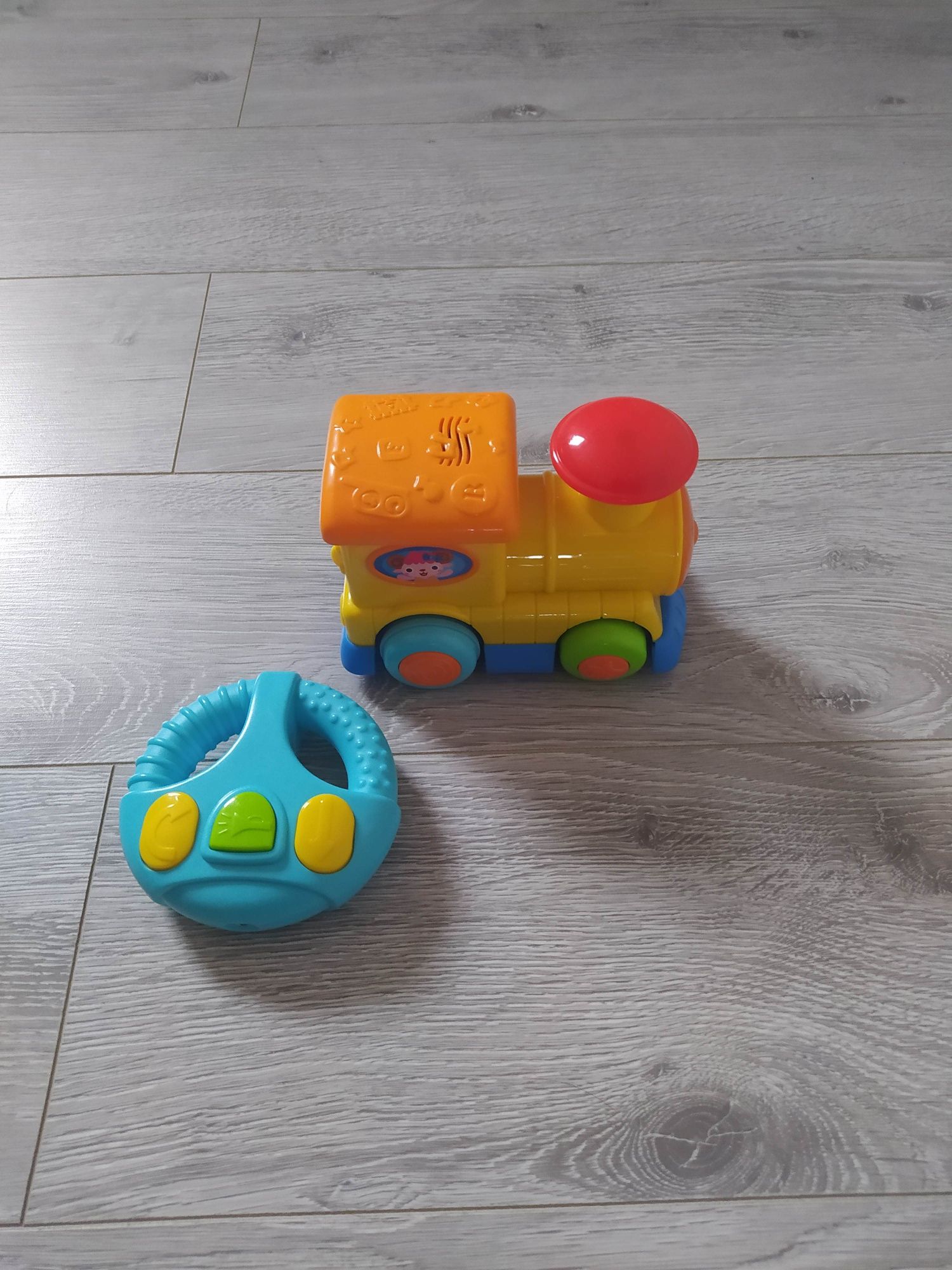 Zabawki dla maluszka zdalnie sterowany pociąg Smily Play