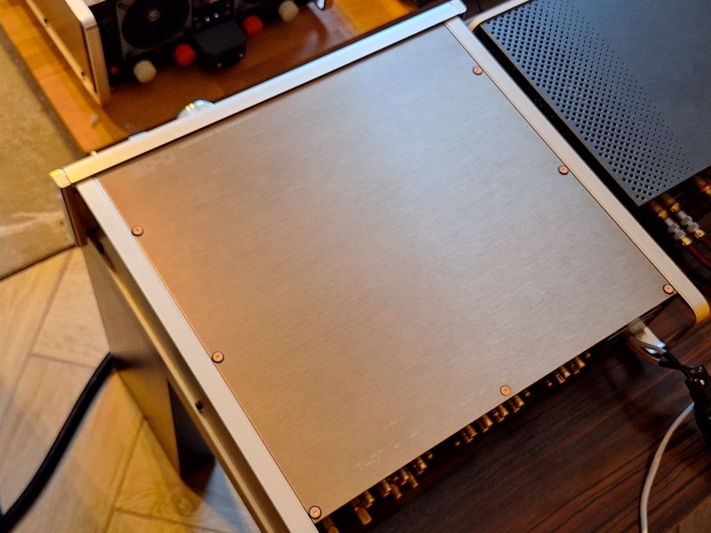 Accuphase Luxman  05  Technics Sansui  Atoll Marantz