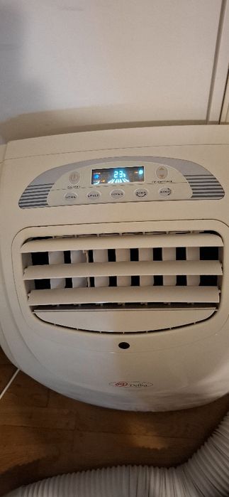 Ar condicionado c/ comando.Muito pouco uso