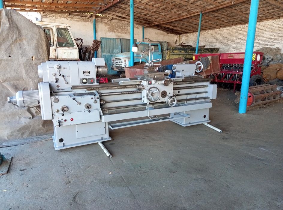 Продам токарний станок  s1-250/1500
