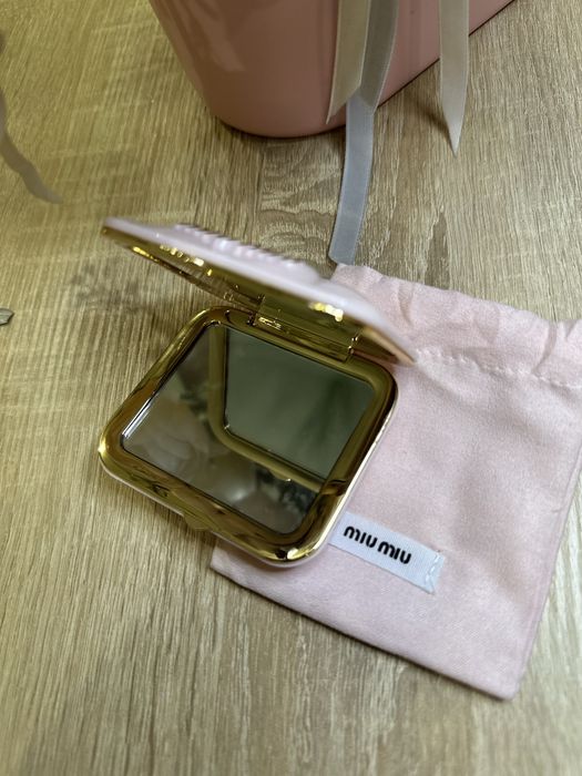 Дзеркало Miu Miu