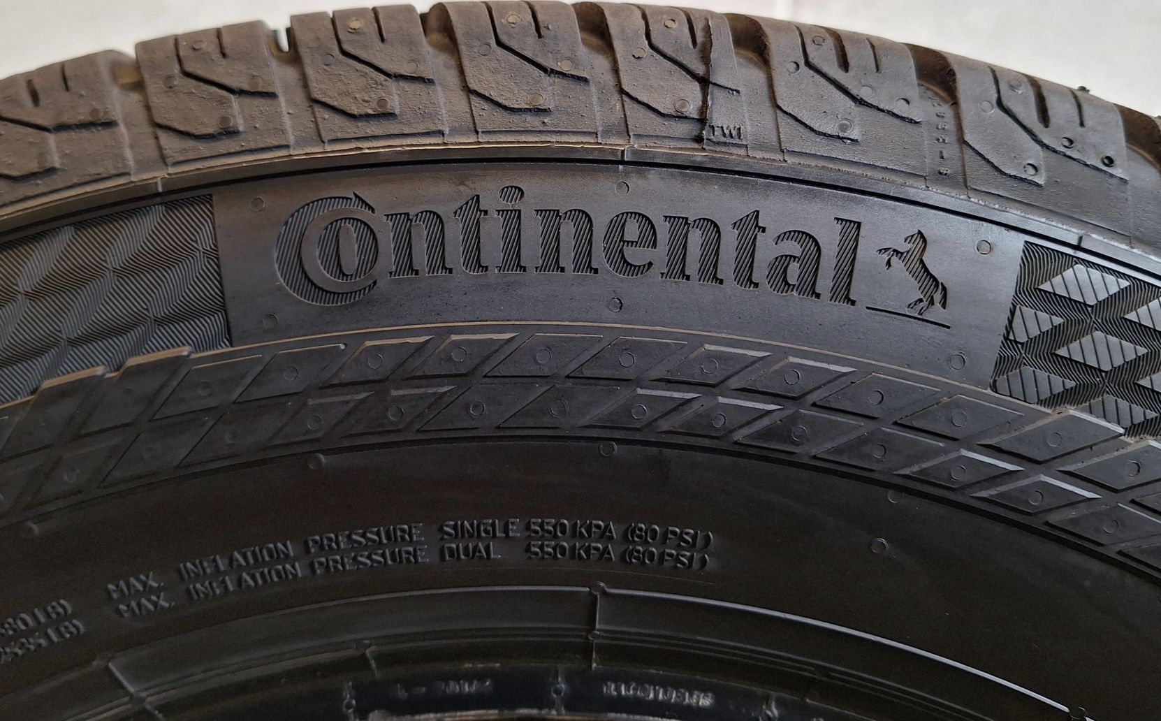 Opona Całoroczna Continental VanContact4Season 235/65R16C Pojedyńcza