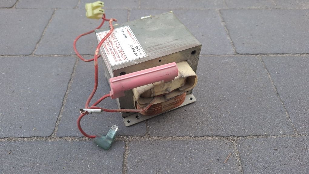 Transformator z mikrofalówki DY-N80SO-61T 1
