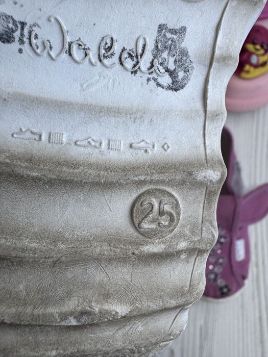 Дитяче взуття андалі, крокси, тапки 25,26 р, заміри на фото