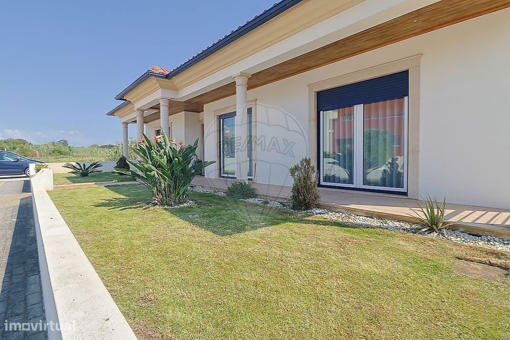 Moradia T4 para venda