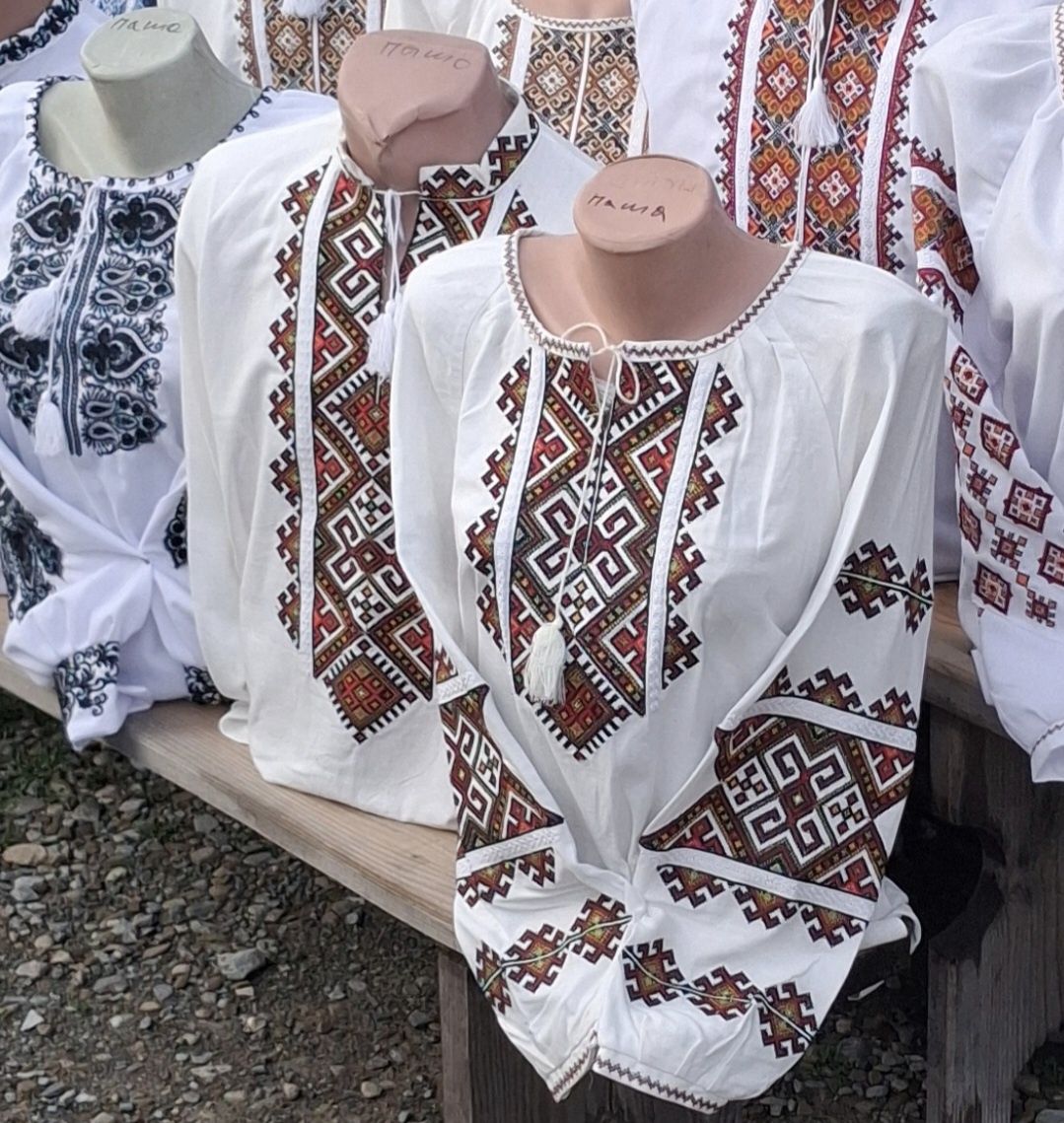 Парні вишиванки. 3300 грн. Жіноче плаття і чоловіча сорочка.