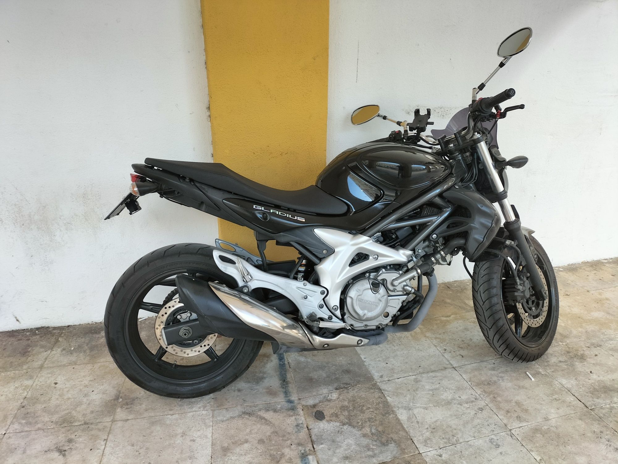 Suzuki SFV650 Gladius