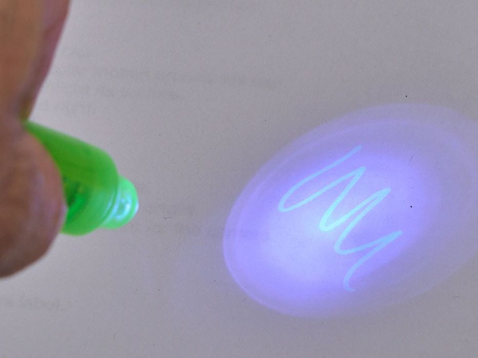 Canetas de tinta invisível