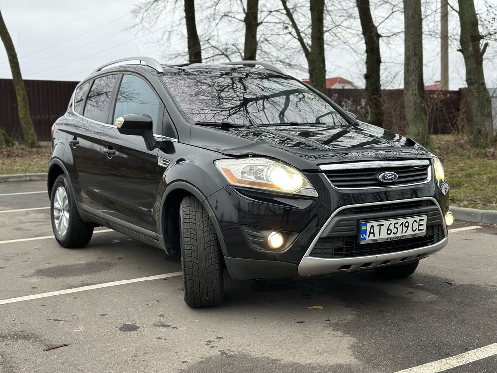 Ford Kuga 2010 рік