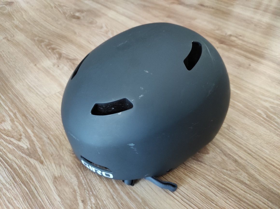 Kask rowerowy Giro 55-59 BMX MTB