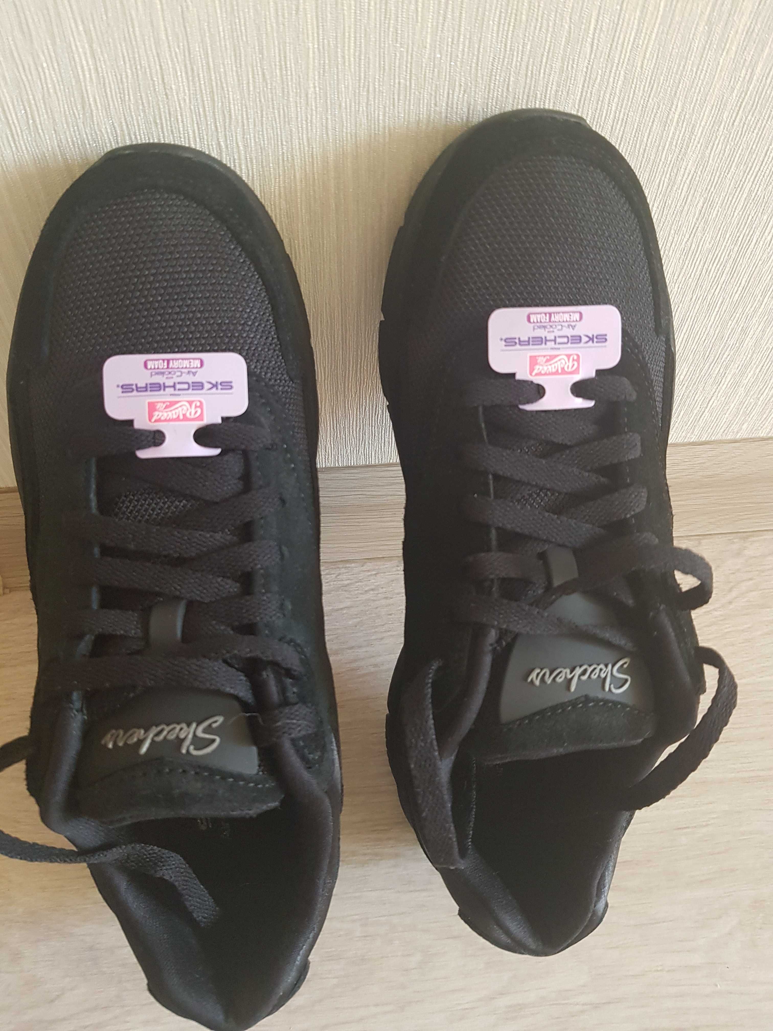 Женские чёрные кожаные замшевые кроссовки Sketchers