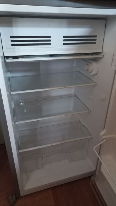 Холодильник с  морозилкой