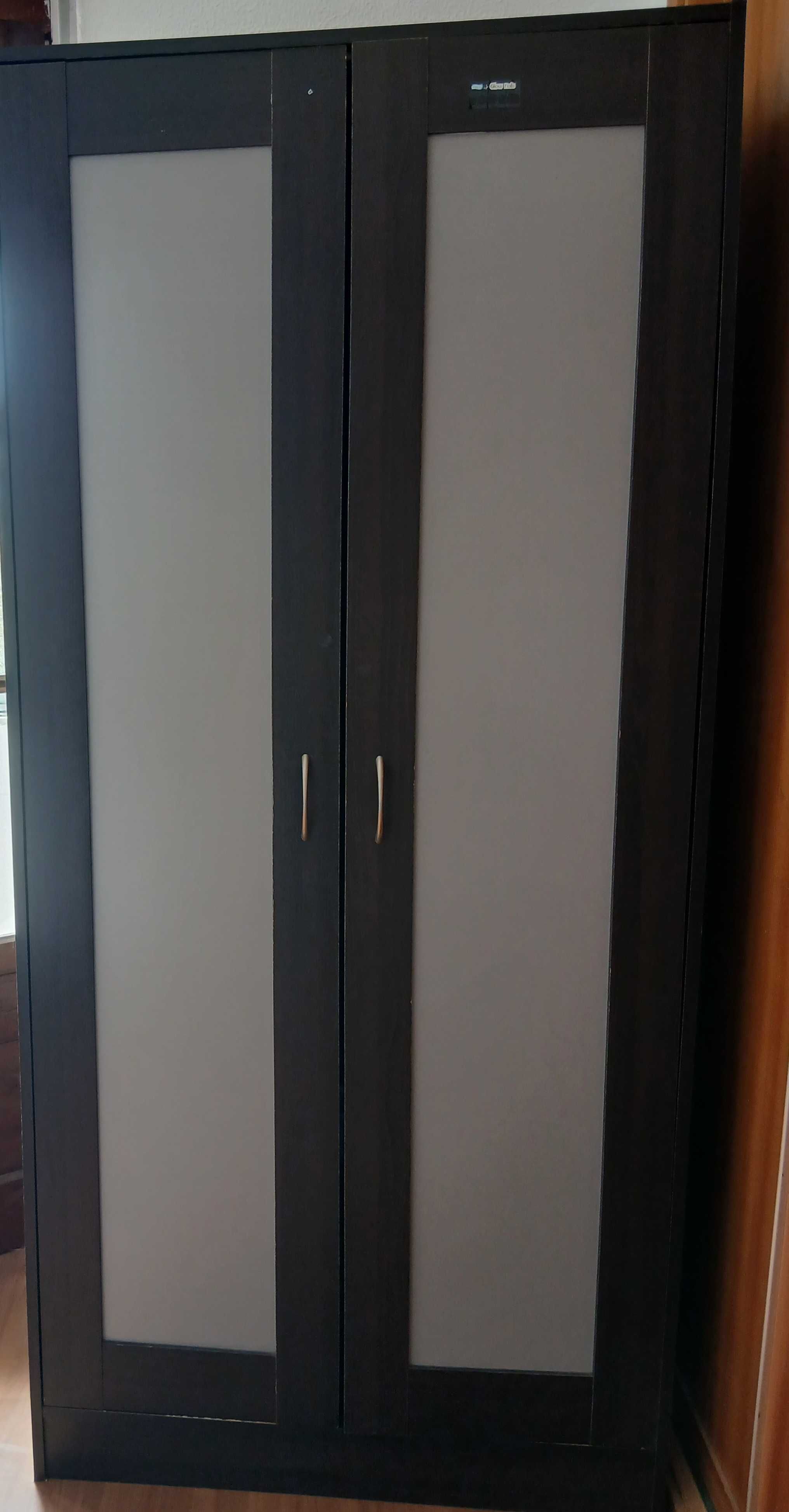Móvel de quarto bom estado