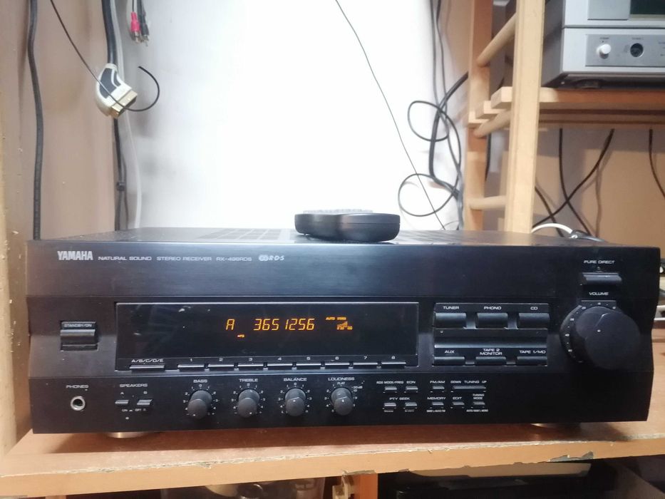 Amplituner Yamaha RX-496RDS pilot