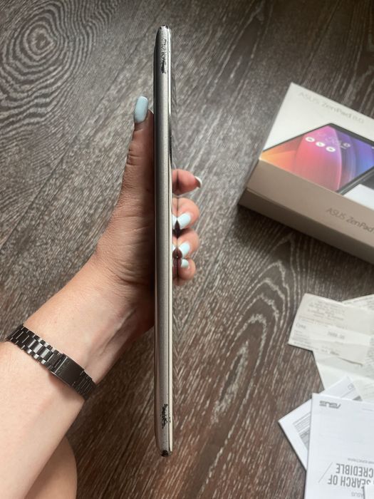 Продам планшет Asus zen pad