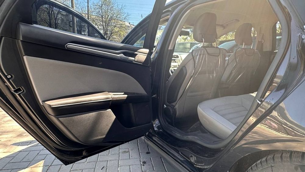 Ford fusion 2014 рік (газ/бензин)