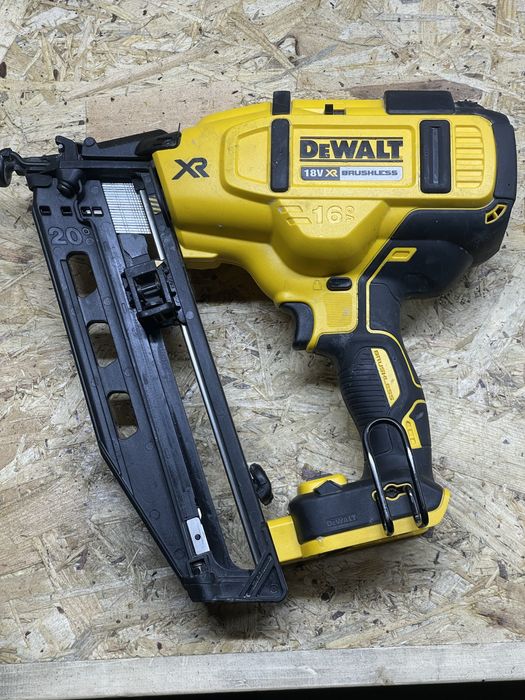 Sztywciarka dewalt 2025