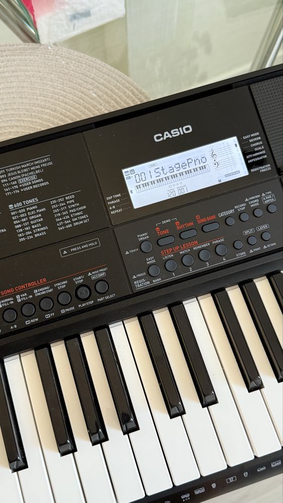 Синтезатор Casio CT-X700